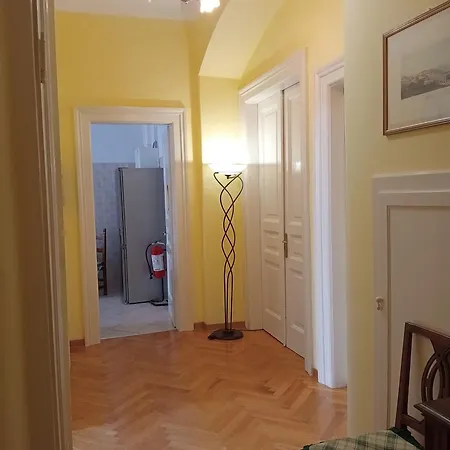 Regina's Bed & Breakfast *
